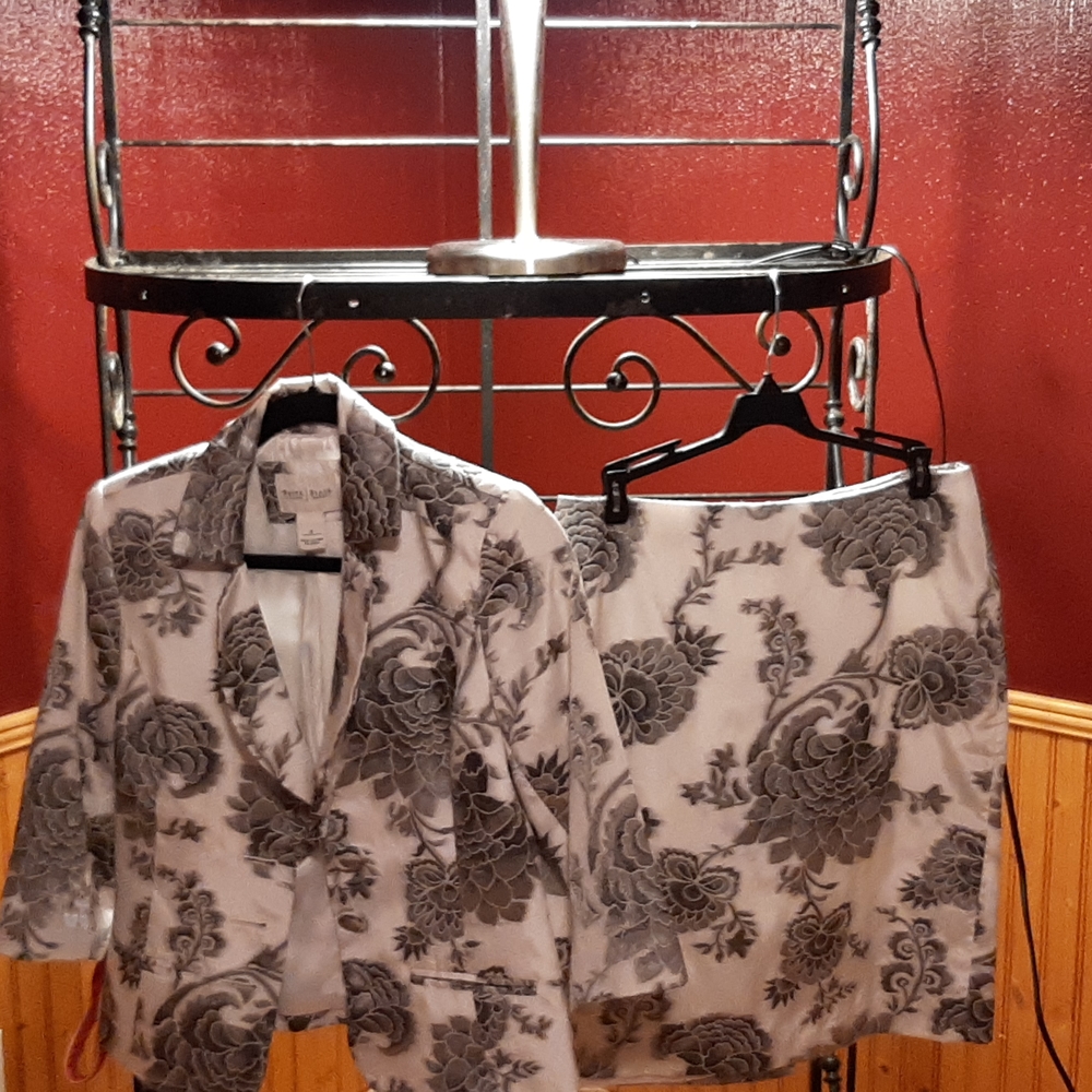 COPY - Two  piece jacket and skirt. White house black Market size 4